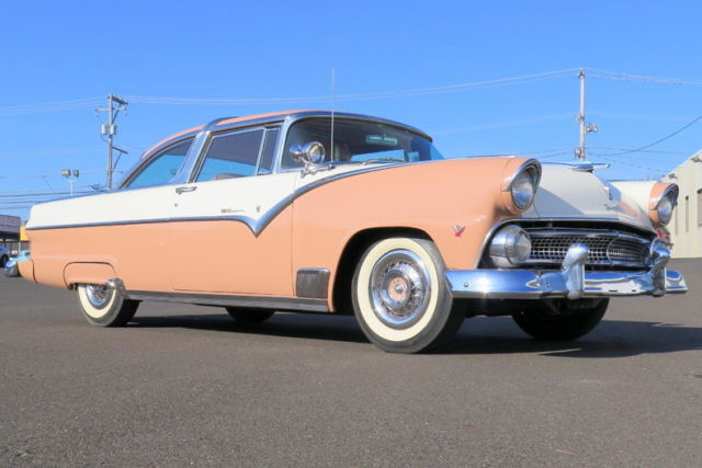 1955 Ford Crown Victoria Sedan