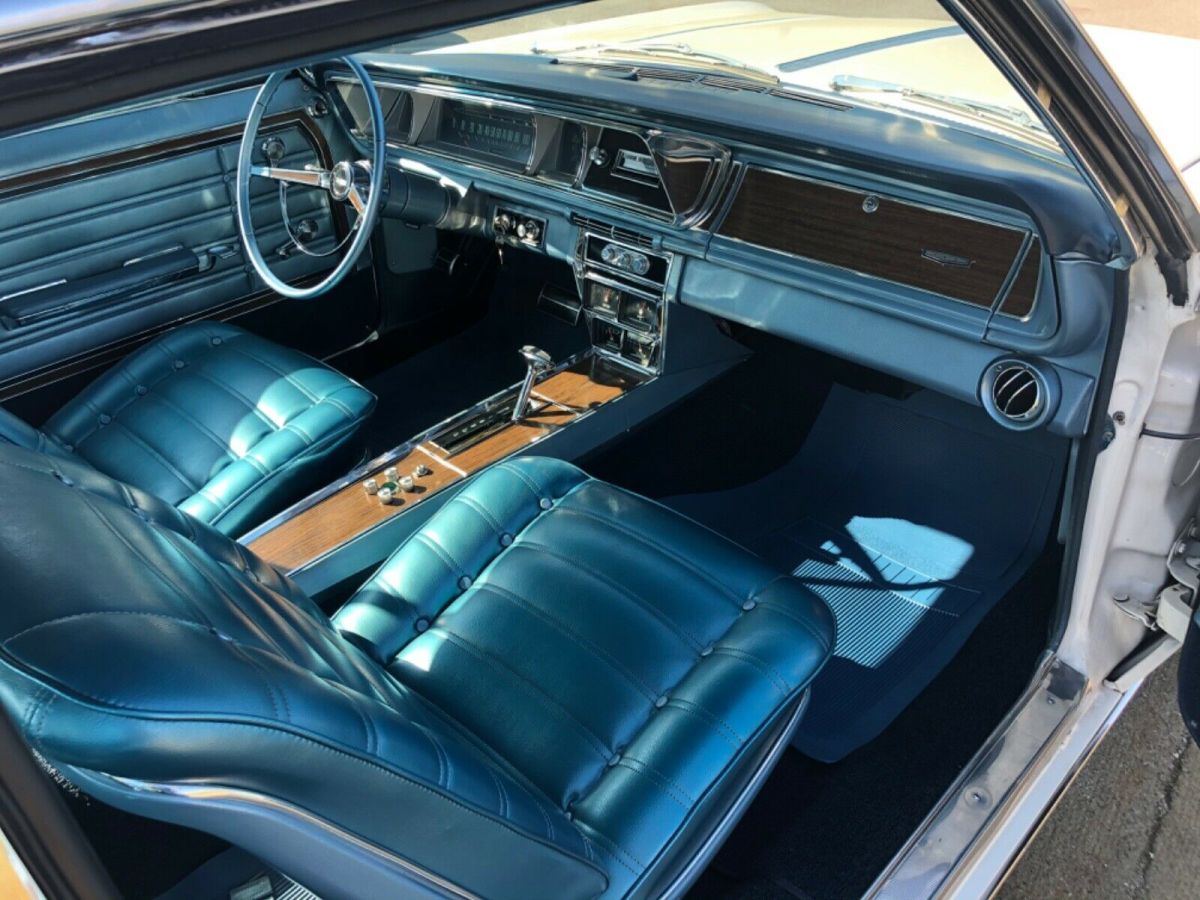 1966 White Chevrolet Caprice Coupe