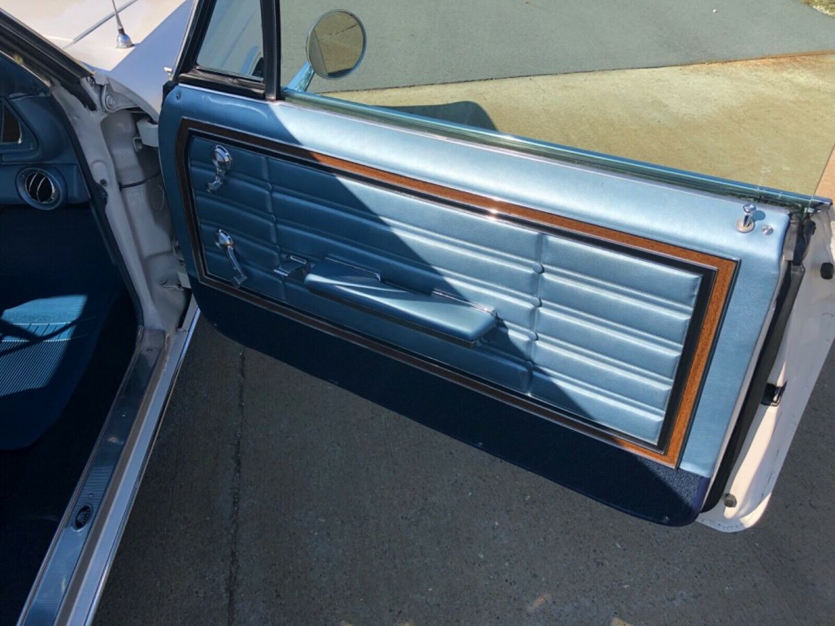 1966 White Chevrolet Caprice Coupe