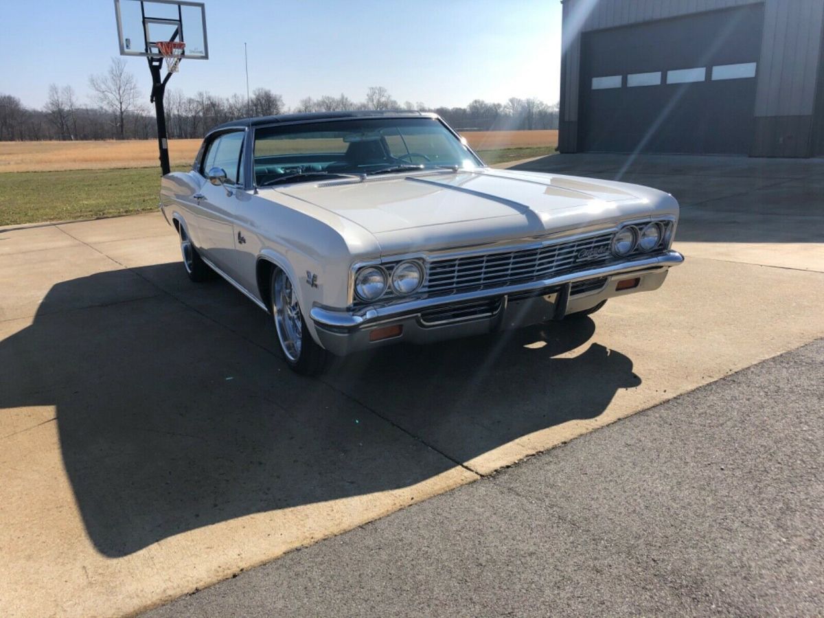 1966 White Chevrolet Caprice Coupe