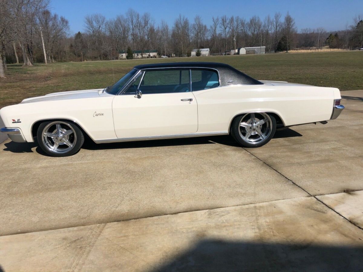 1966 White Chevrolet Caprice Coupe