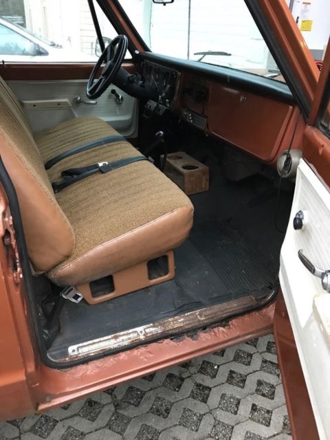 1972 Orange Chevrolet C-10 Cab & Chassis