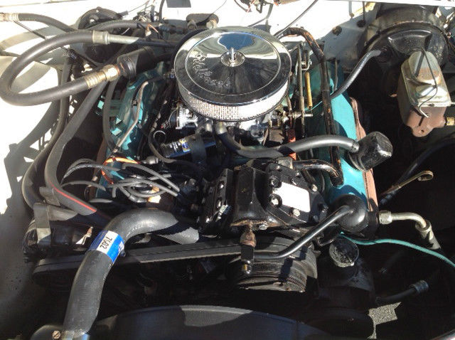 1967 White Chrysler New Yorker Sedan 4 door