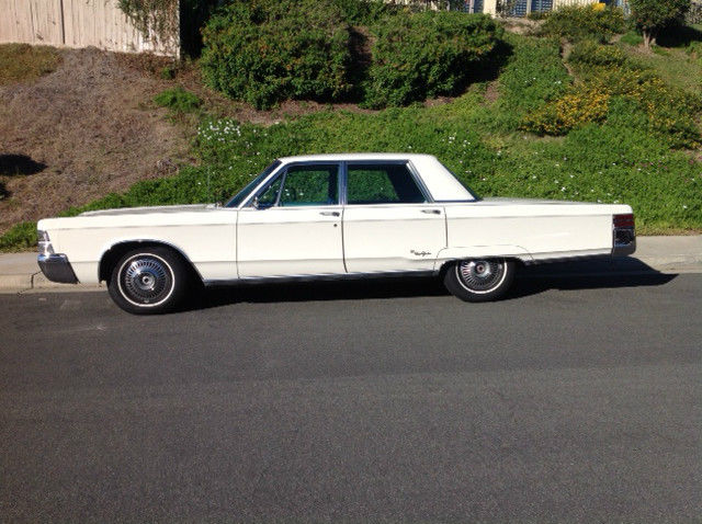 1967 White Chrysler New Yorker Sedan 4 door