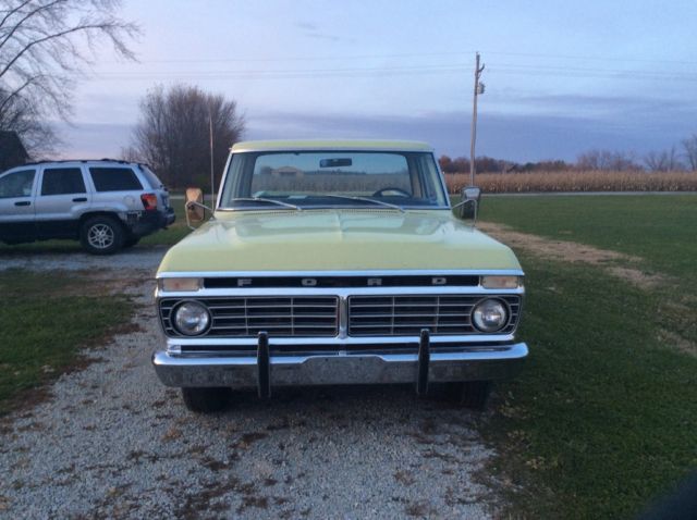 1975 Yellow Ford F-100