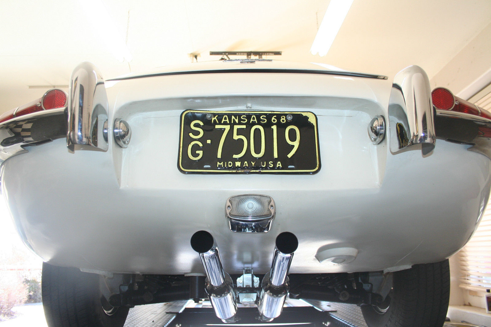 1968 White Jaguar E-Type Coupe