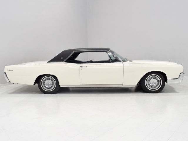 1967 Wimbledon White Lincoln Continental Coupe