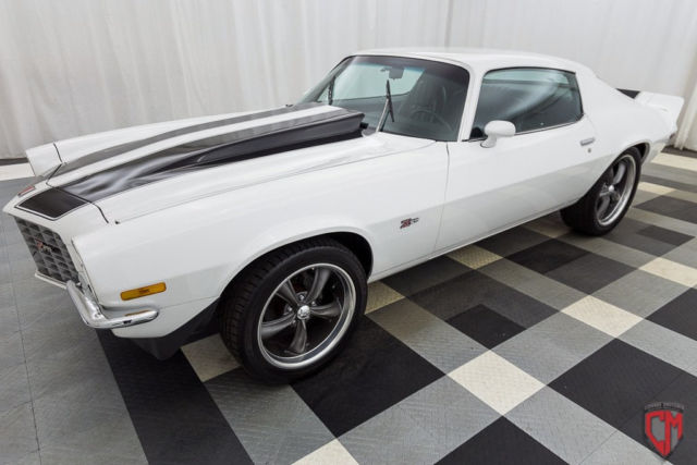 1972 White Chevrolet Camaro Coupe