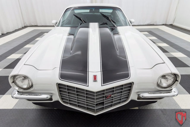 1972 White Chevrolet Camaro Coupe