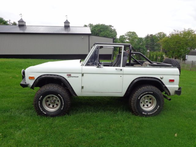 1975 White Ford Bronco
