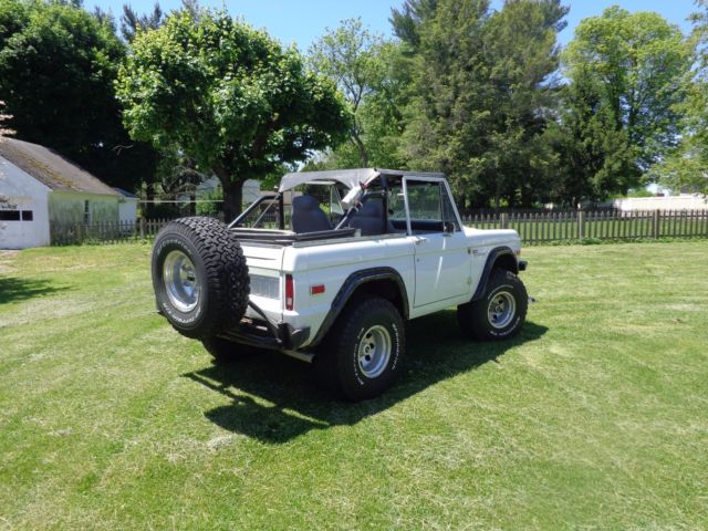 1975 White Ford Bronco