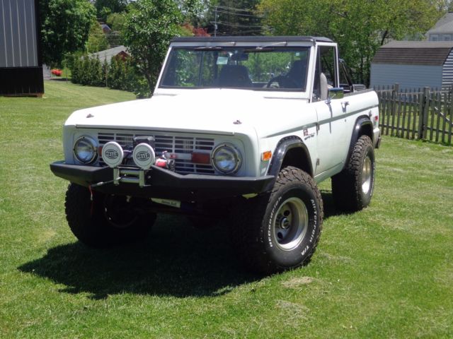 1975 White Ford Bronco