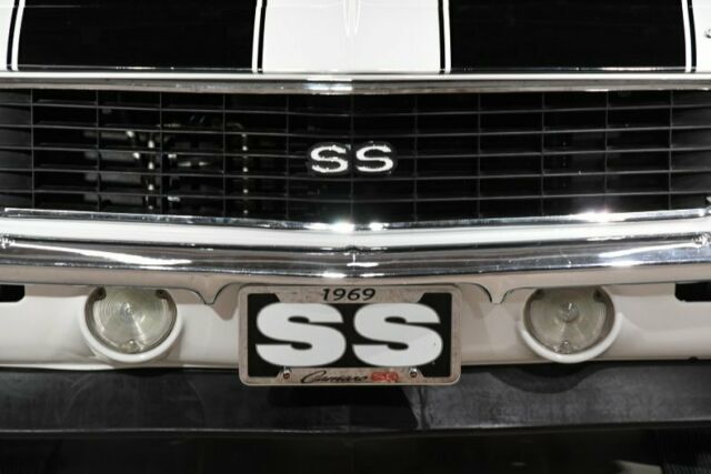 1969 White Chevrolet Camaro Hardtop