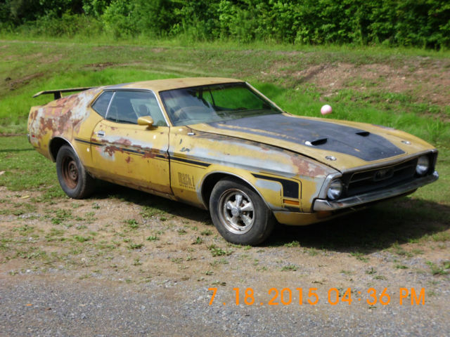 1972 Gold Ford Mustang Fastback
