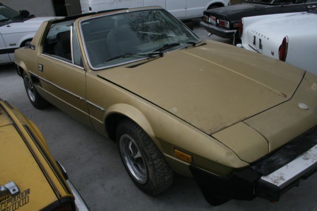 1980 Gold Fiat X-1/9 Coupe