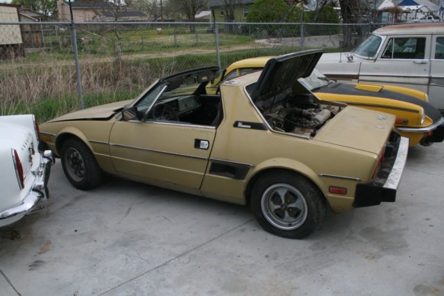 1980 Gold Fiat X-1/9 Coupe