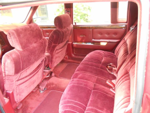 1992 Red Chrysler New Yorker Sedan