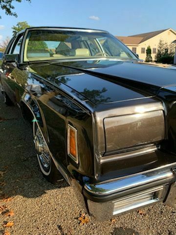 1980 Black Walnut Chrysler New Yorker Sedan