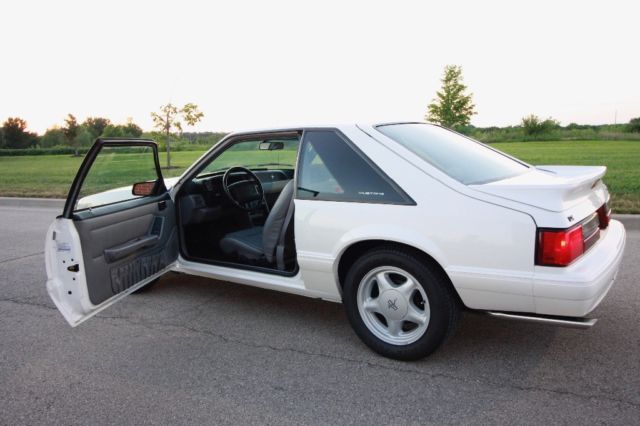 1993 White Ford Mustang Hatchback