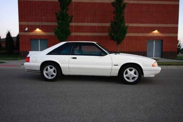 1993 White Ford Mustang Hatchback