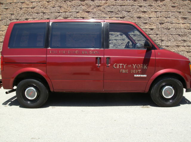 1991 Red GMC Safari Standard Passenger Van