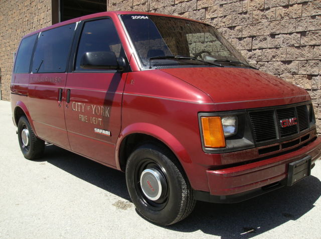 1991 Red GMC Safari Standard Passenger Van