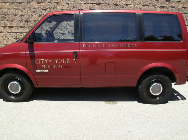 1991 Red GMC Safari Standard Passenger Van