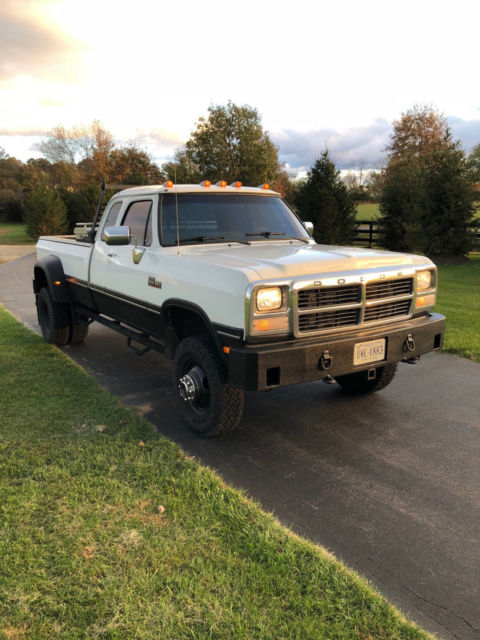 1993 White Dodge W350 Extended Cab Pickup