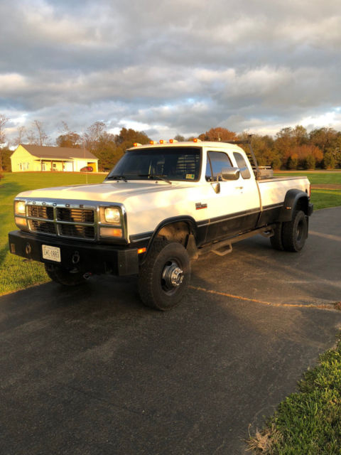 1993 White Dodge W350 Extended Cab Pickup