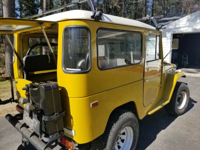 1971 Blue Toyota Land Cruiser SUV
