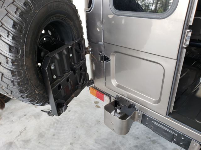 1976 Gray Toyota FJ Cruiser SUV