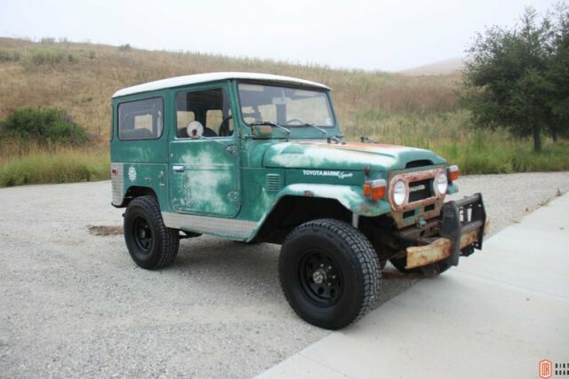 1976 Green Toyota Land Cruiser SUV