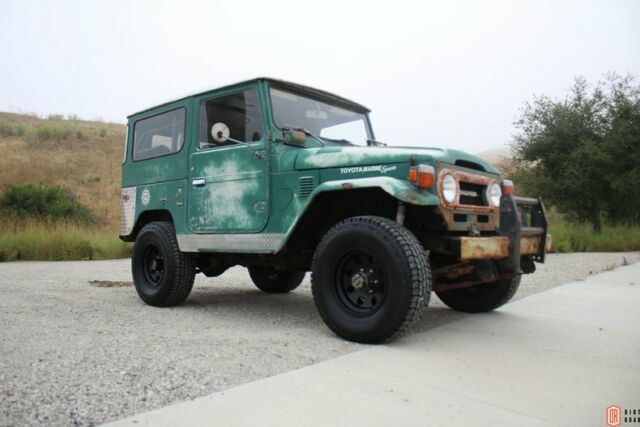 1976 Green Toyota Land Cruiser SUV