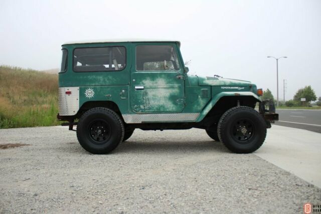 1976 Green Toyota Land Cruiser SUV
