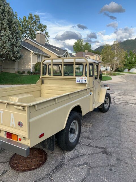 1977 Tan Toyota Land Cruiser Hatchback