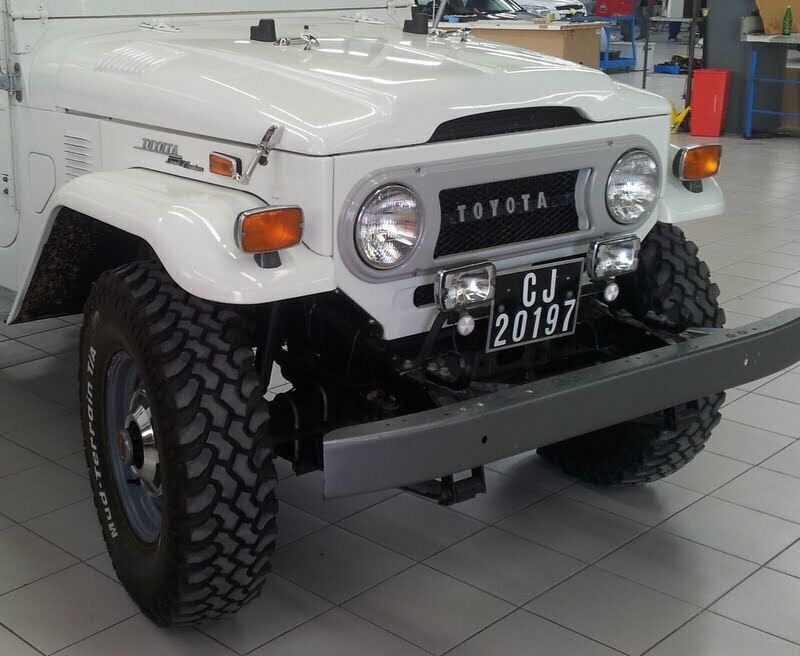 1972 White Toyota Land Cruiser Cab & Chassis