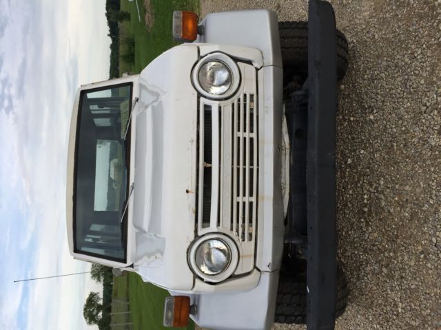 1976 WHITE/SILVER Toyota Land Cruiser 4 DOOR