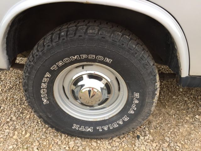 1976 WHITE/SILVER Toyota Land Cruiser 4 DOOR