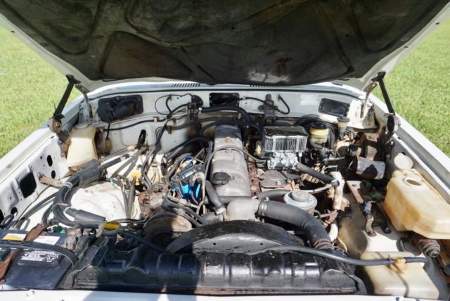 1987 White Toyota Land Cruiser