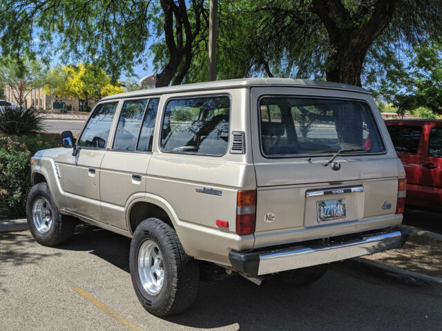 1990 Gold Toyota Land Cruiser