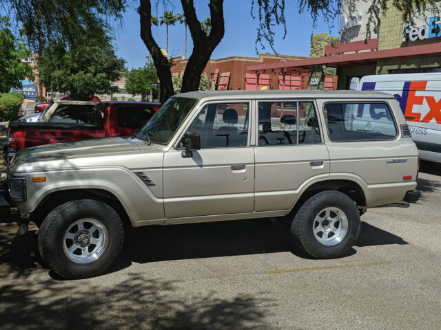 1990 Gold Toyota Land Cruiser