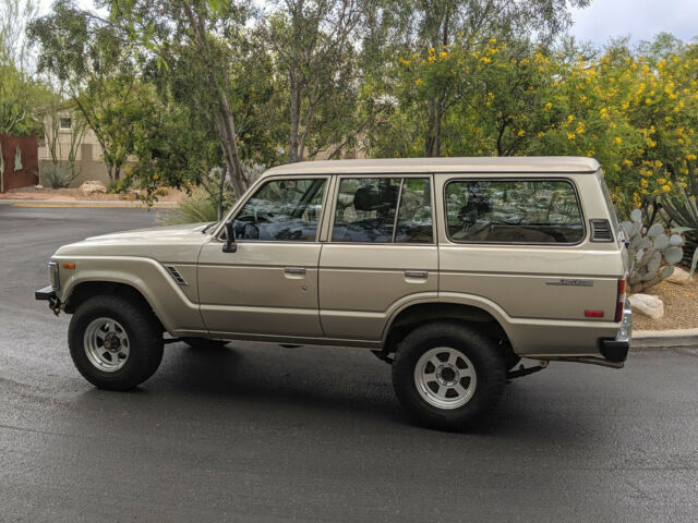 1990 Gold Toyota Land Cruiser