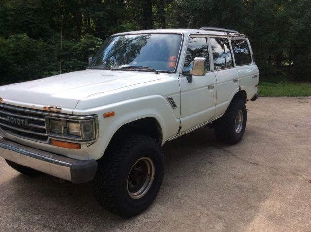 1988 White Toyota Land Cruiser Wagon