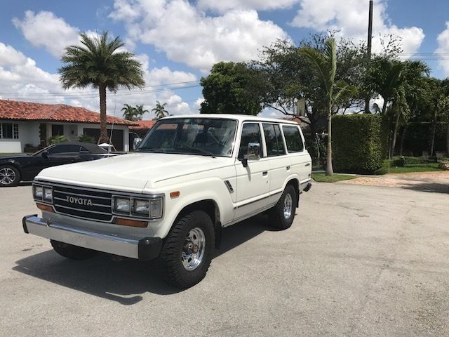 1988 White Toyota Land Cruiser SUV