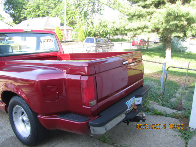 1993 Burgundy Ford F-150 Standard Cab Pickup