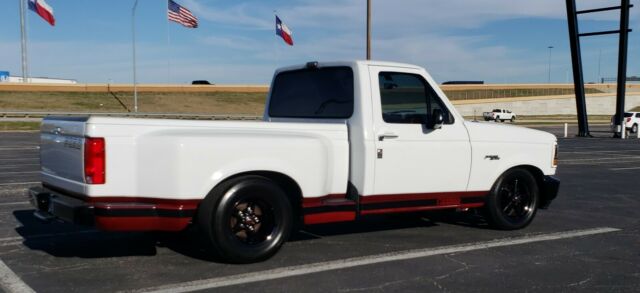 1992 White Ford F-150 Standard Cab Pickup