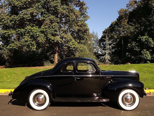 1940 Ford 2 Door Deluxe Business Coupe Coupe