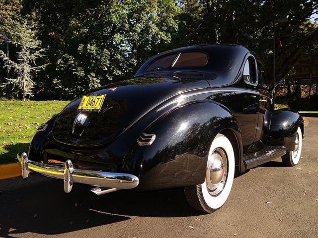 1940 Ford 2 Door Deluxe Business Coupe Coupe