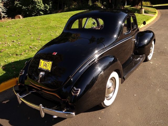1940 Ford 2 Door Deluxe Business Coupe Coupe