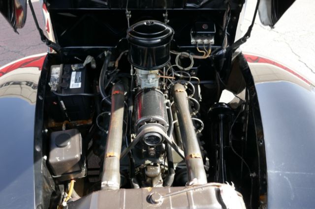 1939 Black Ford Deluxe Coupe